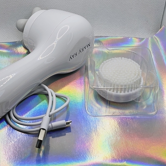 Mary Kay Skinvigorate Sonic Skin Care System - Picture 8 of 9